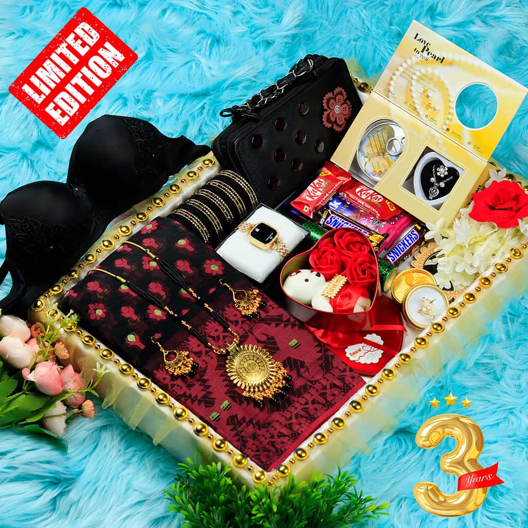 জামদানী শাড়ী কম্ব